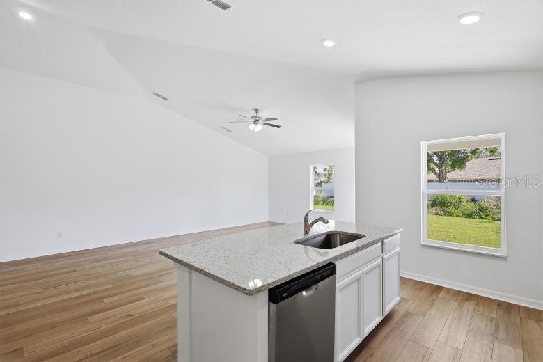 19 PINEAPPLE DR, PALM COAST, FL, 32164