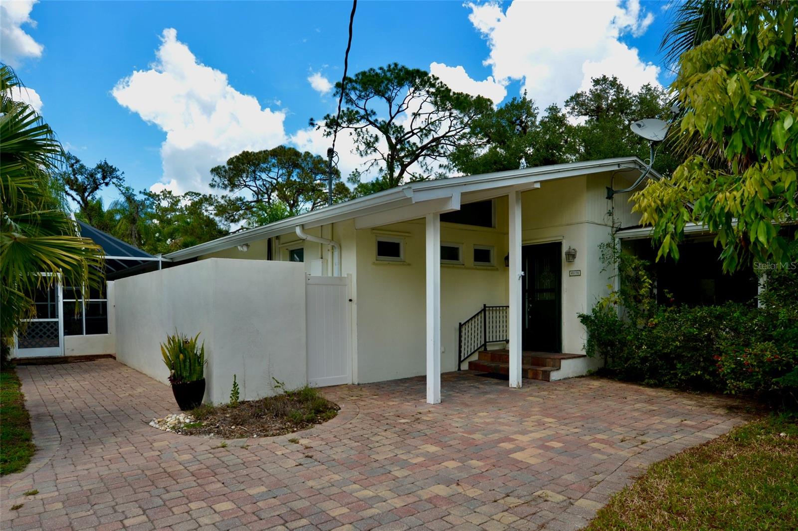 18220 ELMWOOD DR, ALVA, FL, 33920