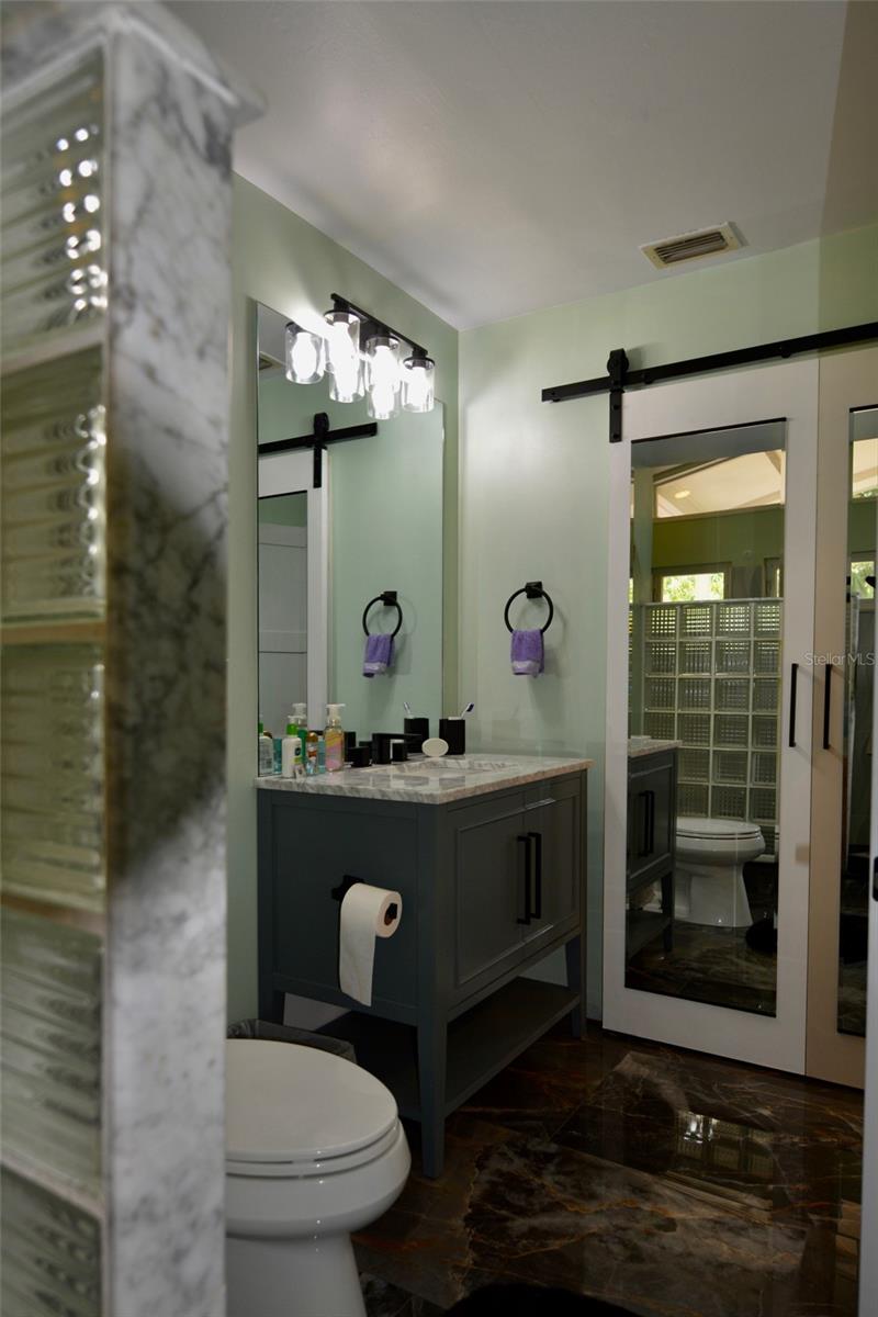 18220 ELMWOOD DR, ALVA, FL, 33920