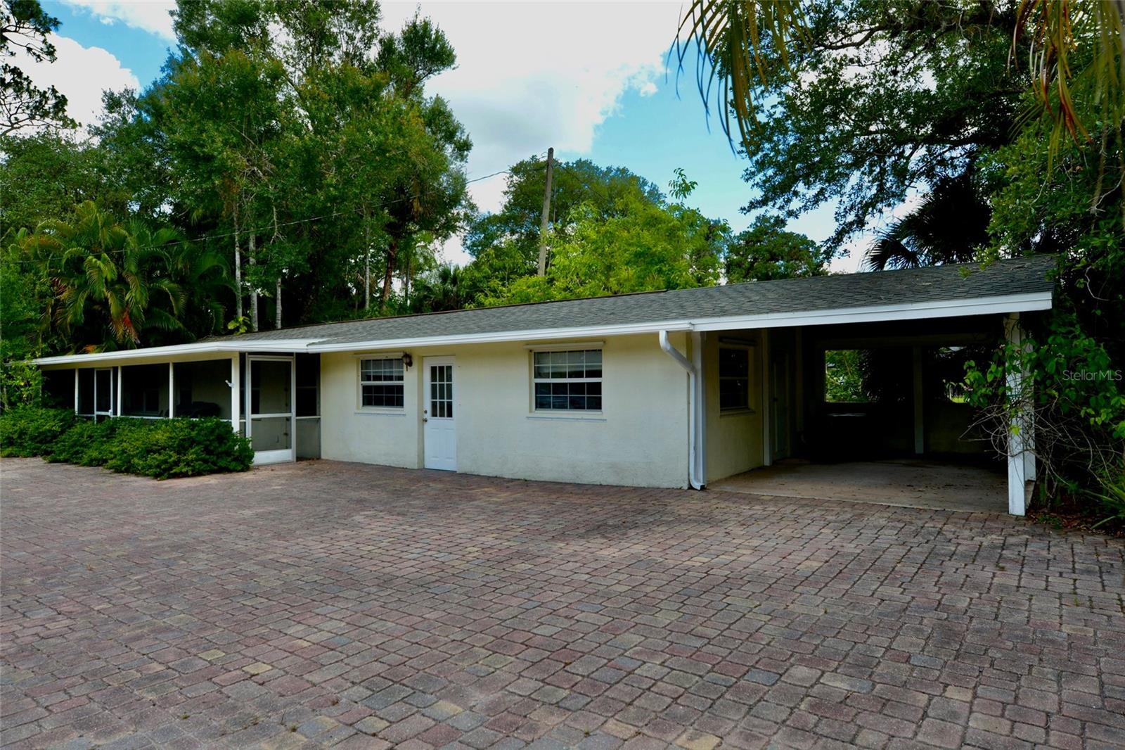 18220 ELMWOOD DR, ALVA, FL, 33920