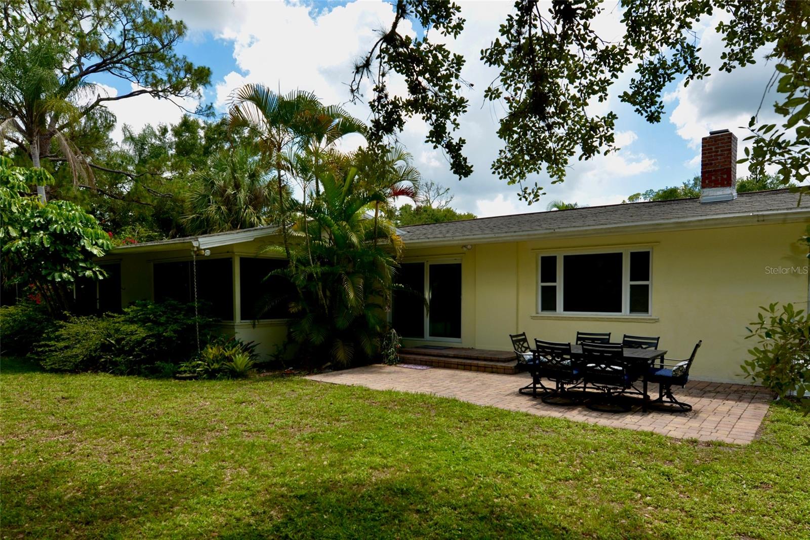 18220 ELMWOOD DR, ALVA, FL, 33920