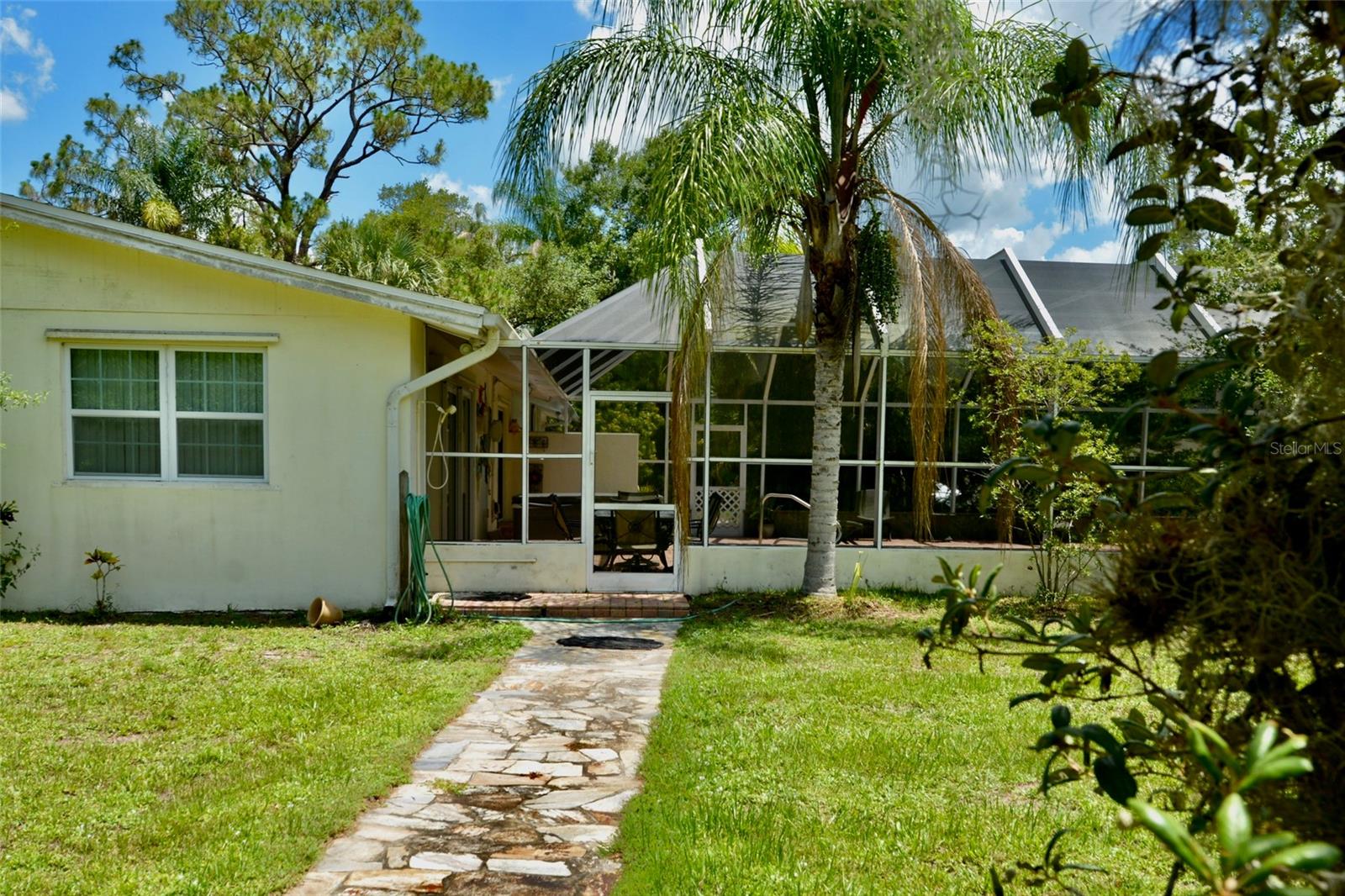 18220 ELMWOOD DR, ALVA, FL, 33920