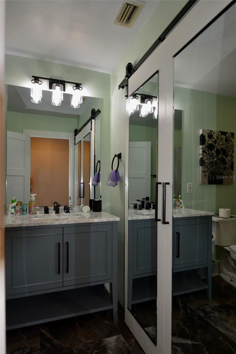 18220 ELMWOOD DR, ALVA, FL, 33920