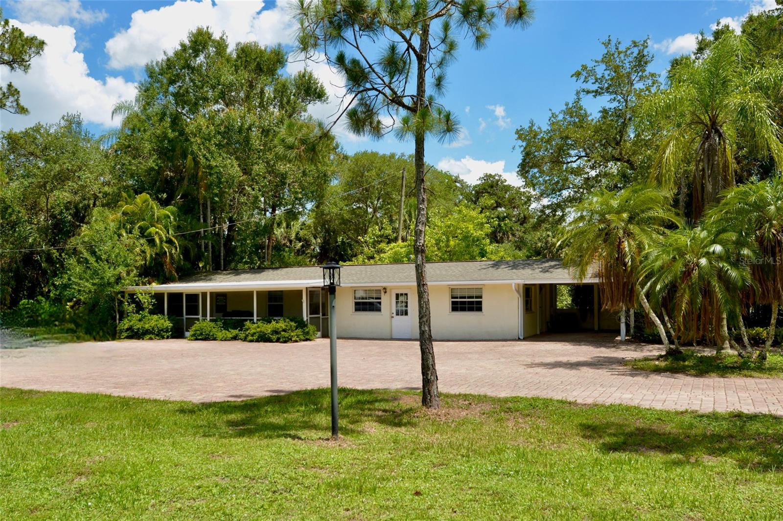 18220 ELMWOOD DR, ALVA, FL, 33920