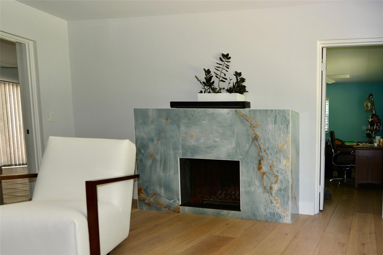 18220 ELMWOOD DR, ALVA, FL, 33920