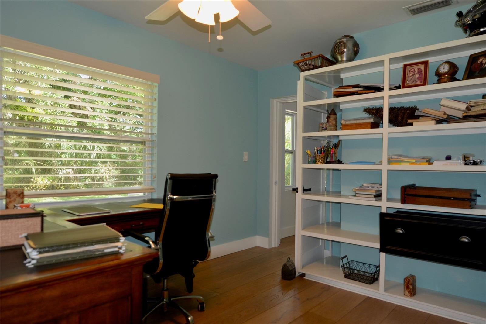 18220 ELMWOOD DR, ALVA, FL, 33920