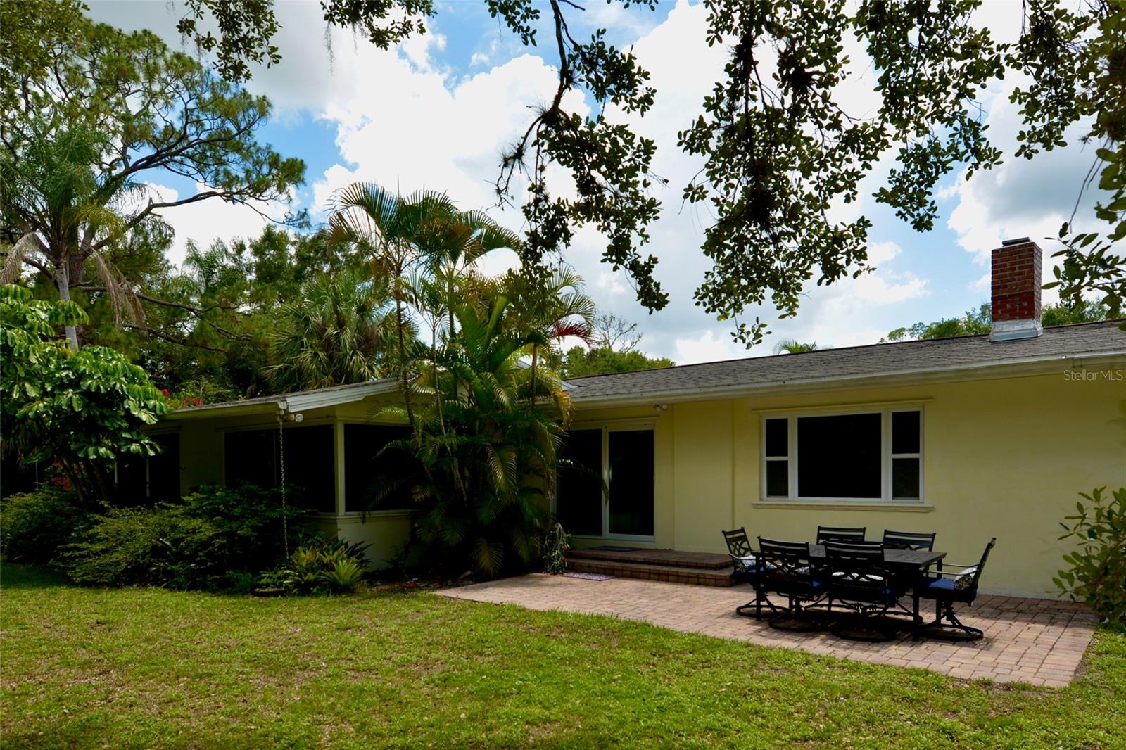 18220 ELMWOOD DR, ALVA, FL, 33920