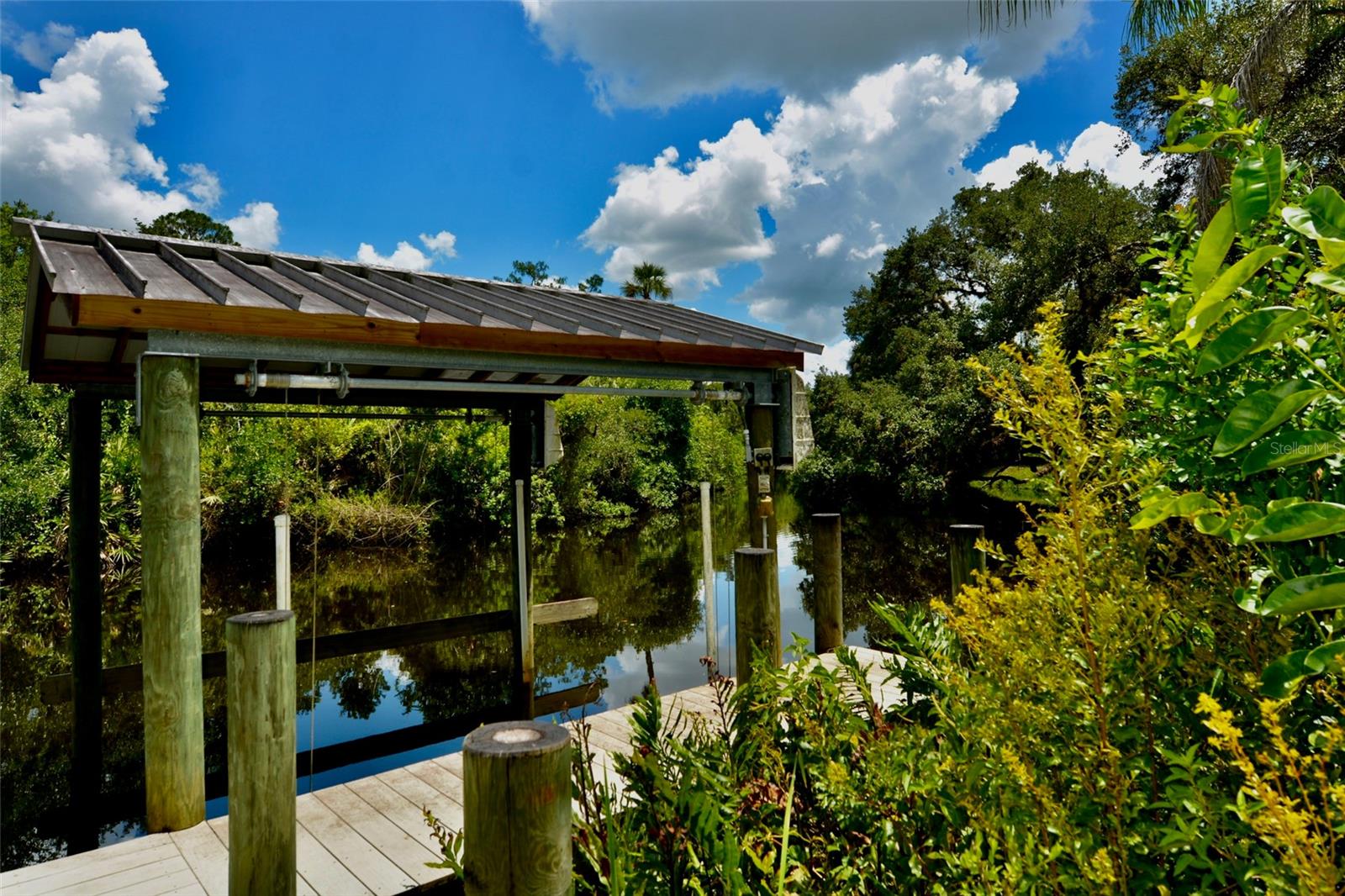 18220 ELMWOOD DR, ALVA, FL, 33920