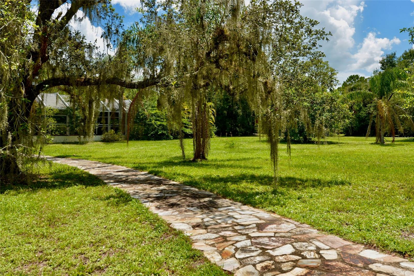 18220 ELMWOOD DR, ALVA, FL, 33920