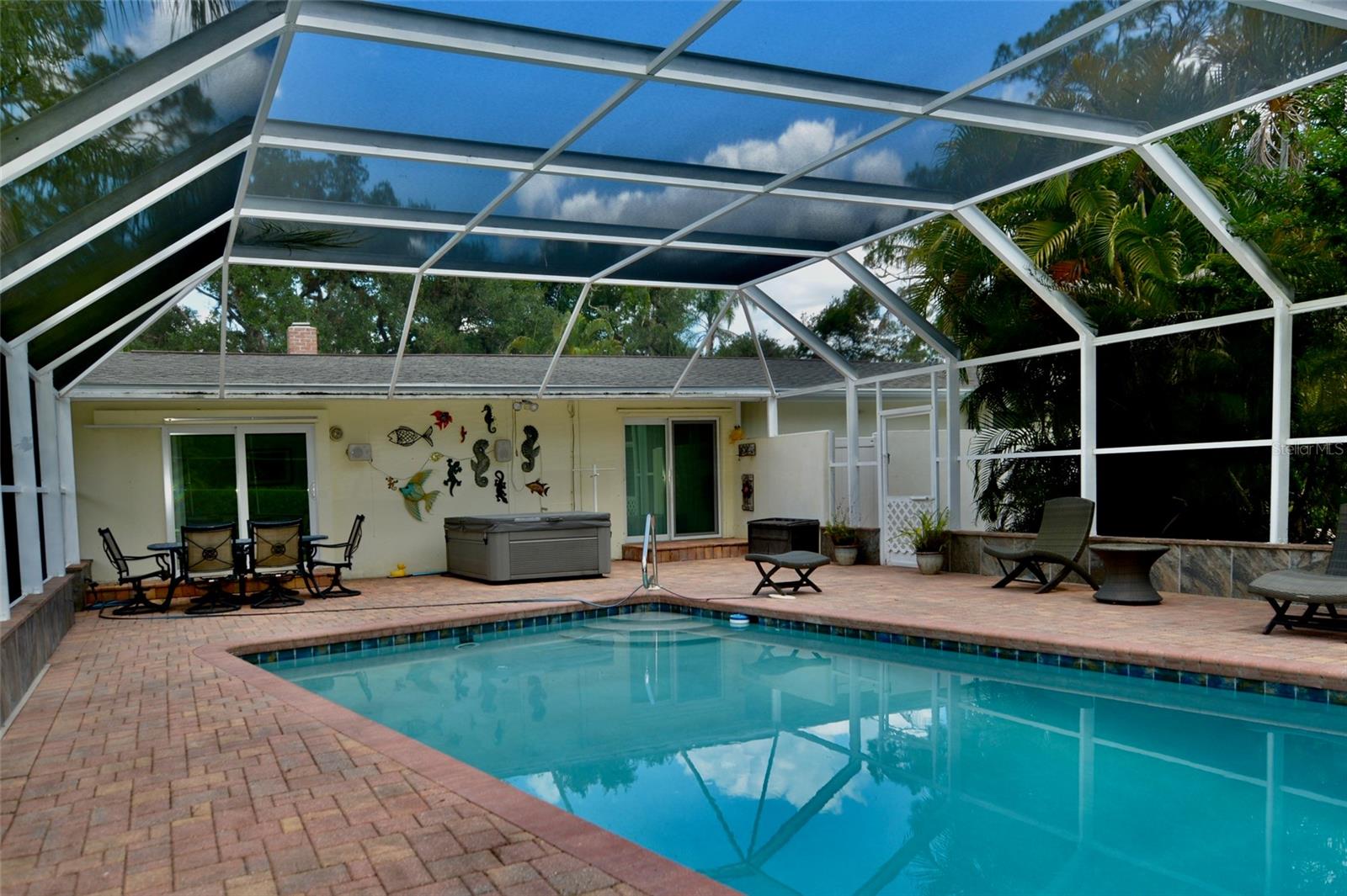 18220 ELMWOOD DR, ALVA, FL, 33920