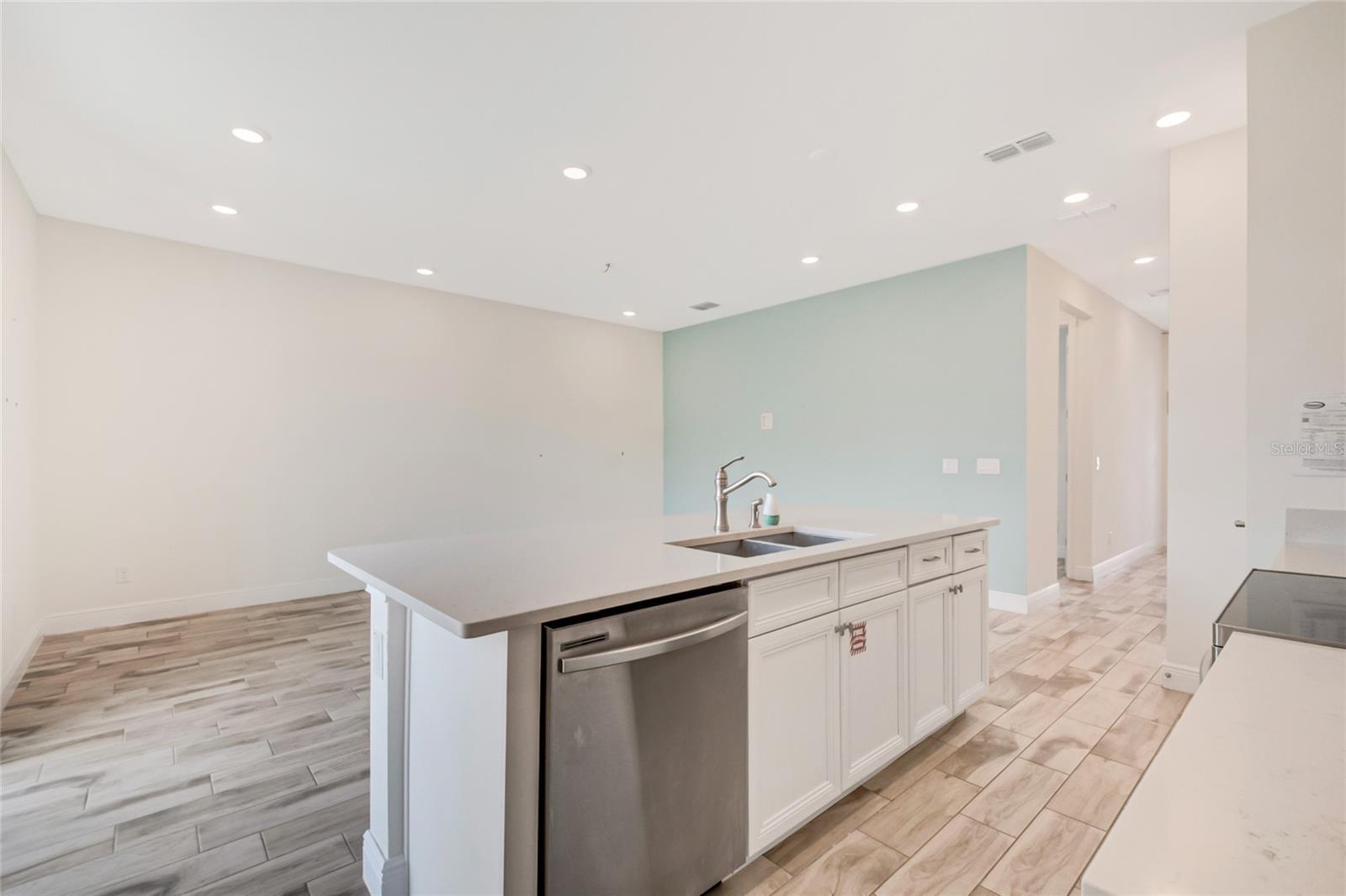 2915 CASTAWAY LN, KISSIMMEE, FL, 34747