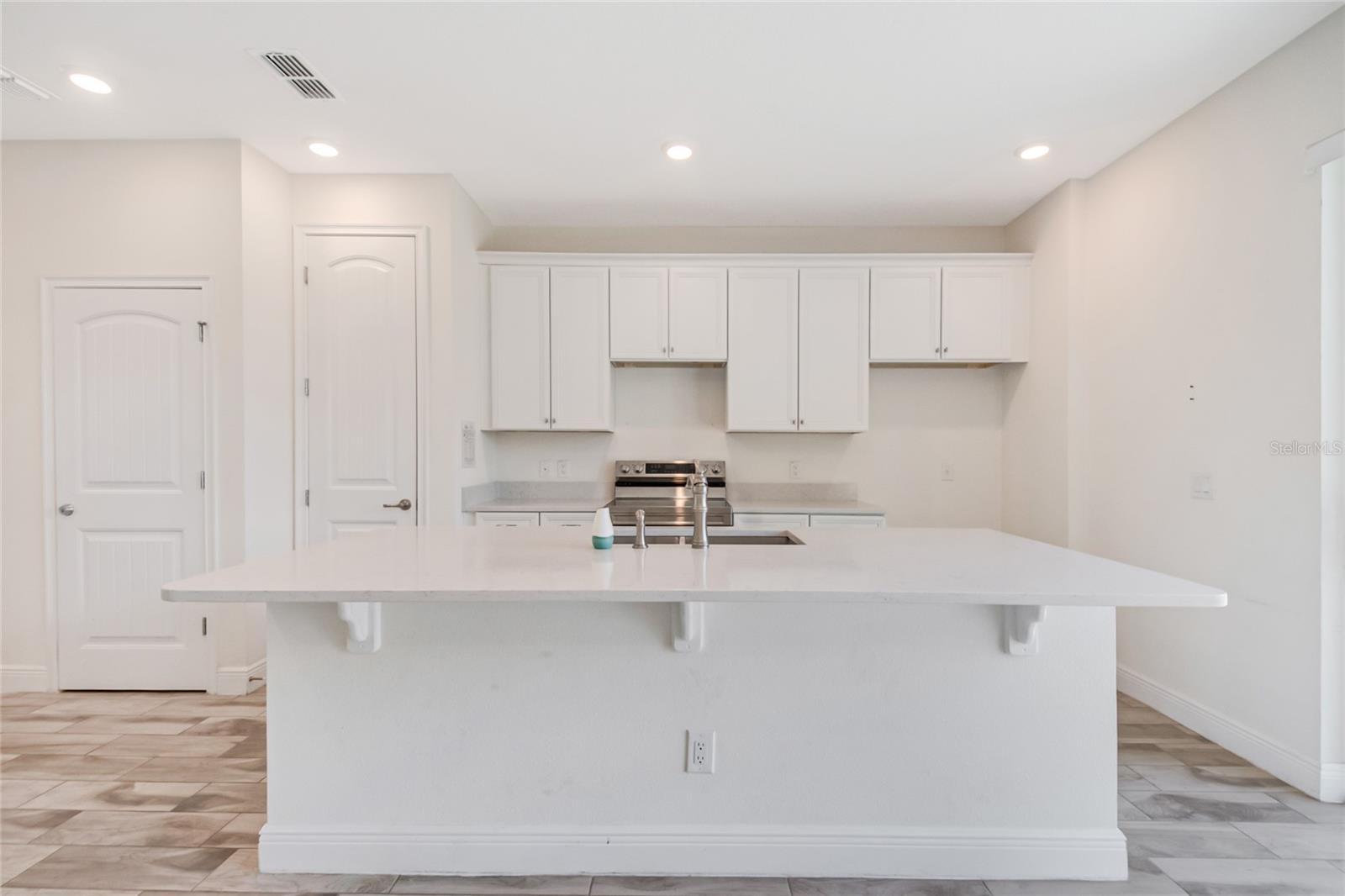 2915 CASTAWAY LN, KISSIMMEE, FL, 34747