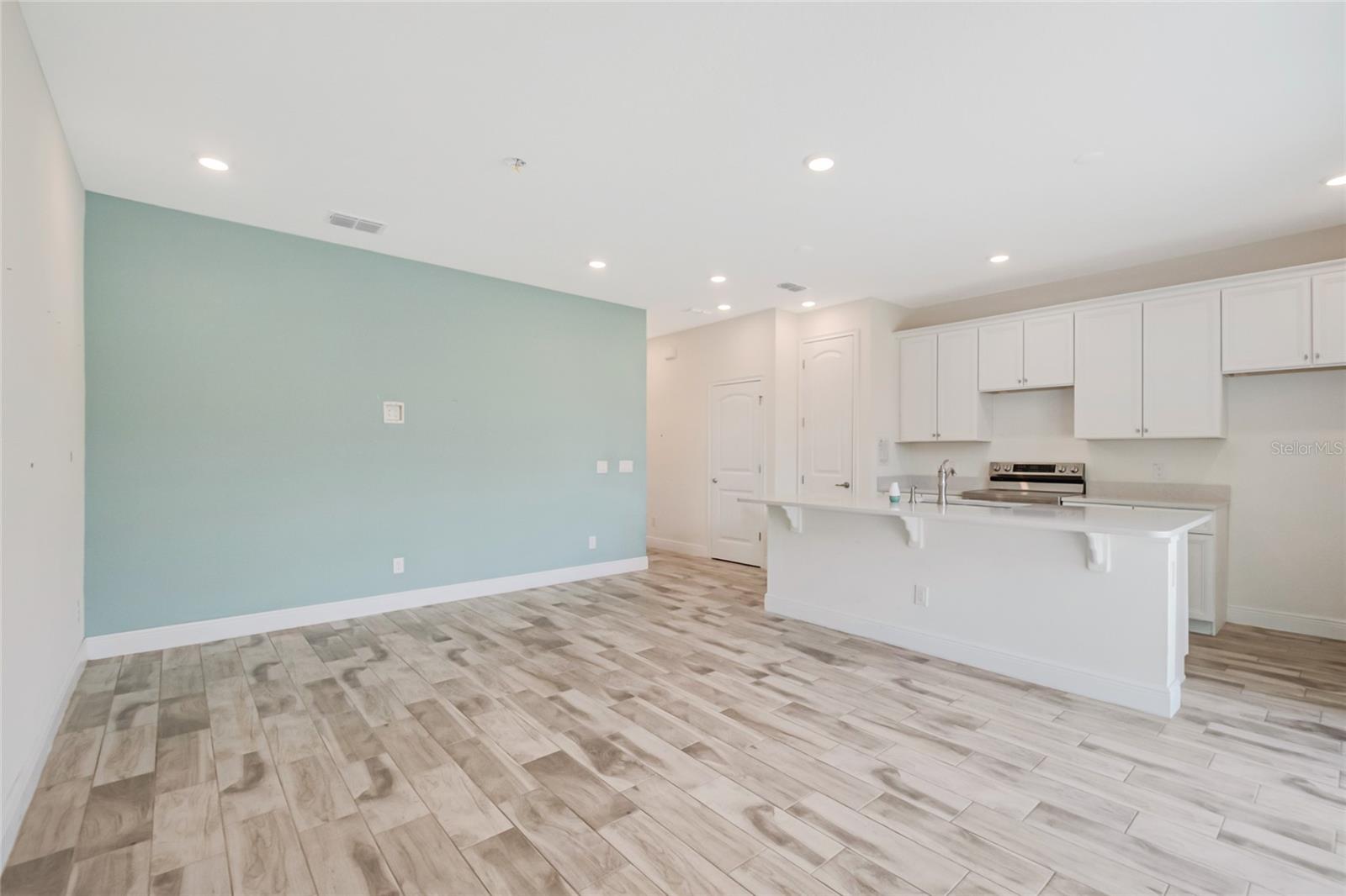 2915 CASTAWAY LN, KISSIMMEE, FL, 34747