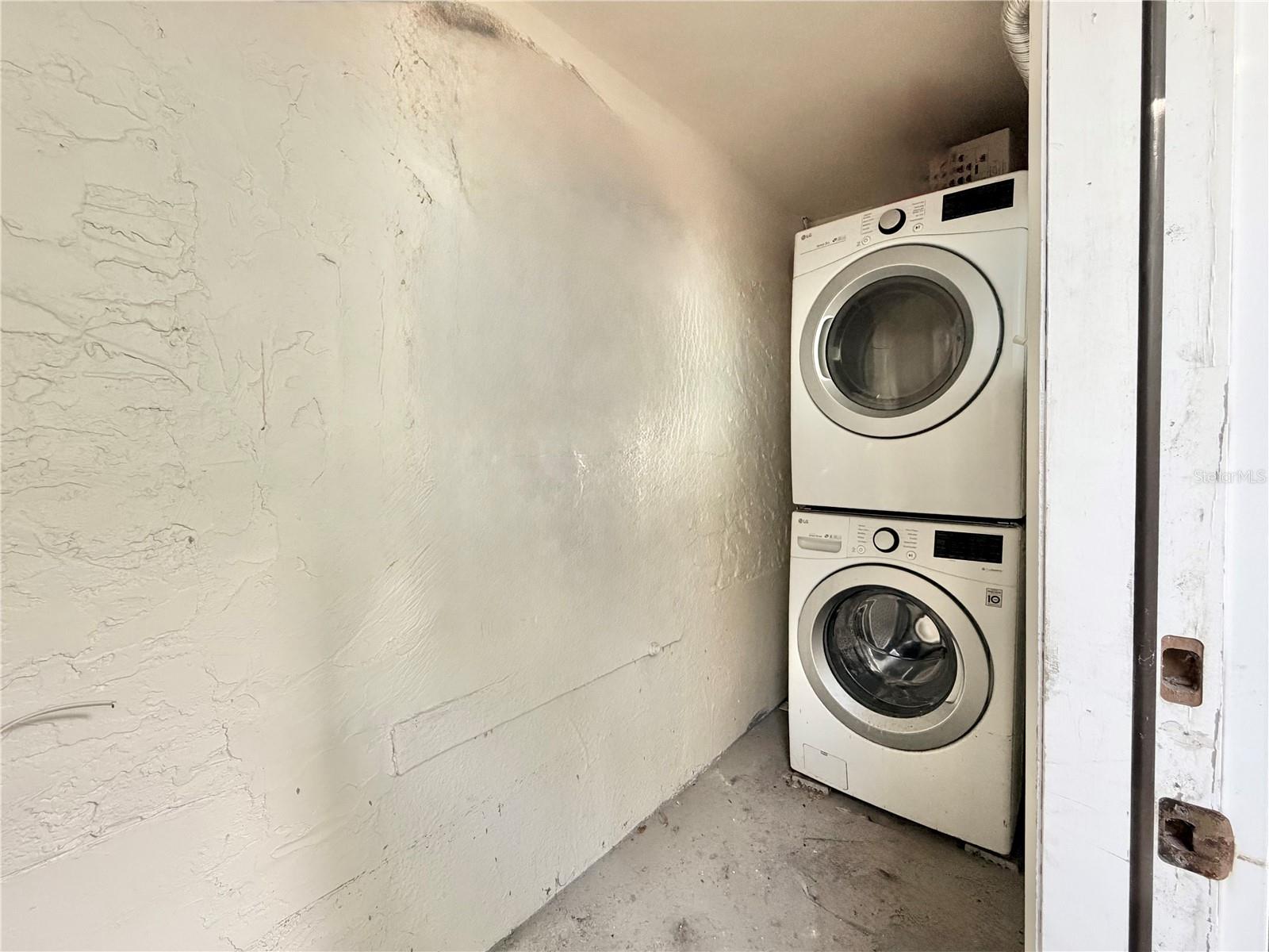 664 MANDALAY AVE, CLEARWATER BEACH, FL, 33767