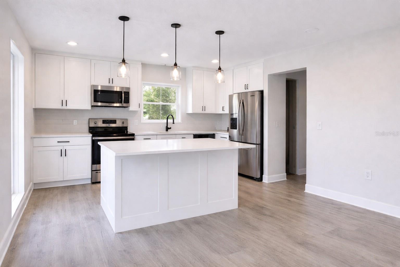 664 MANDALAY AVE, CLEARWATER BEACH, FL, 33767