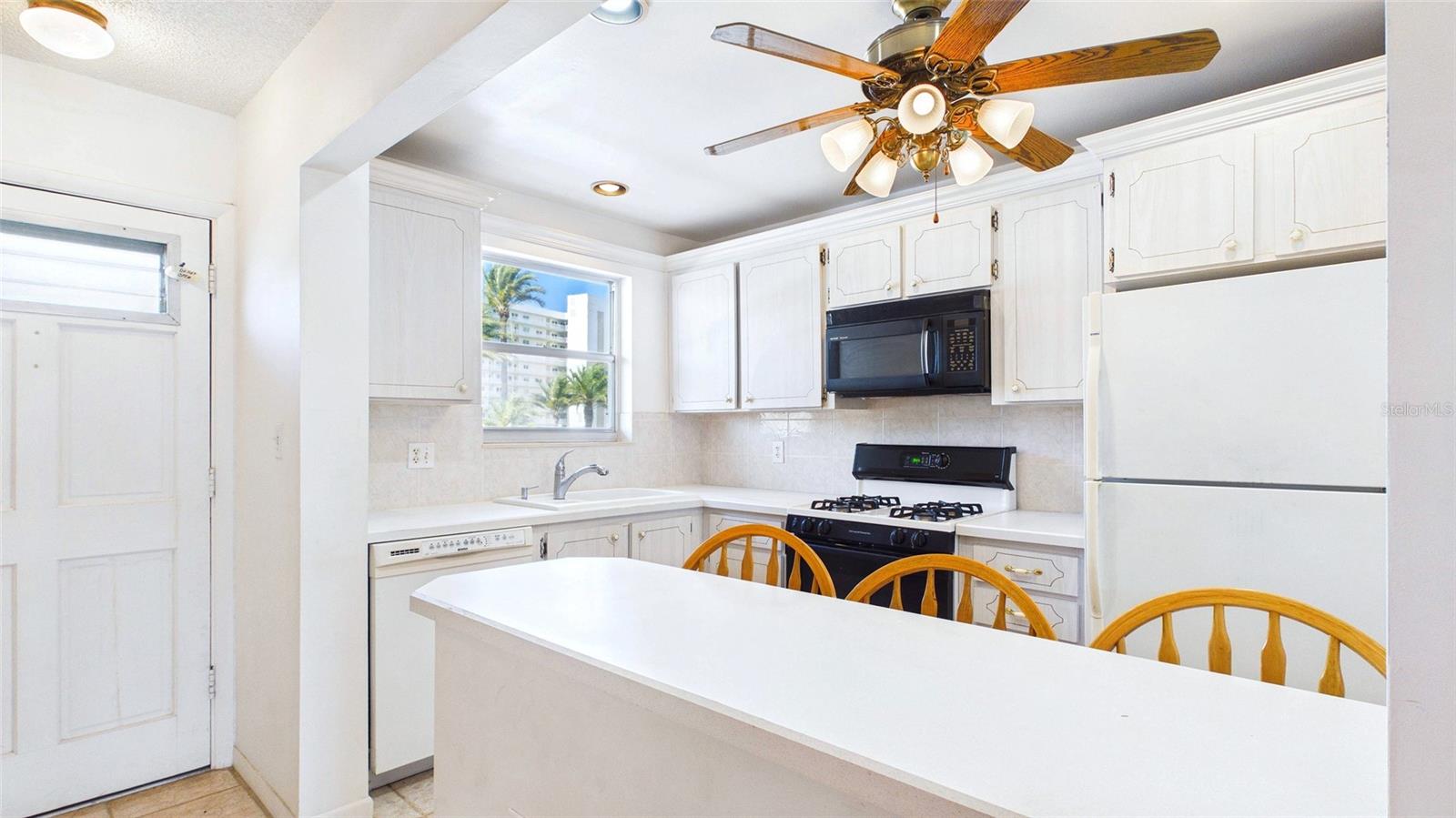 6025 SHORE BLVD S #303, GULFPORT, FL, 33707