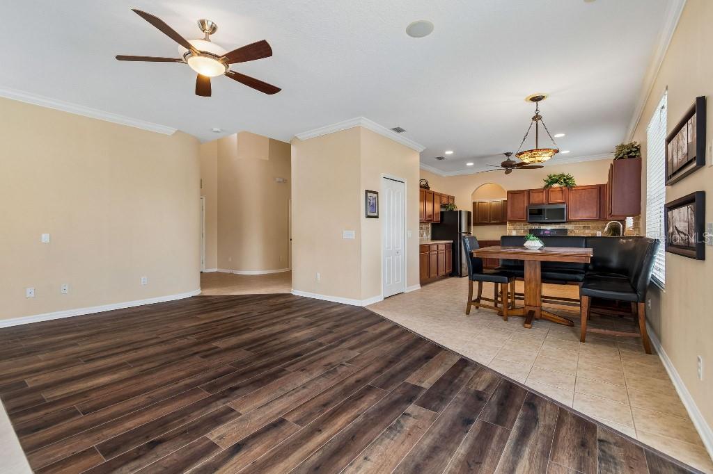 12215 ADVENTURE DR, RIVERVIEW, FL, 33579