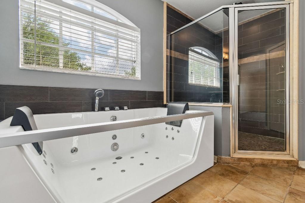 12215 ADVENTURE DR, RIVERVIEW, FL, 33579