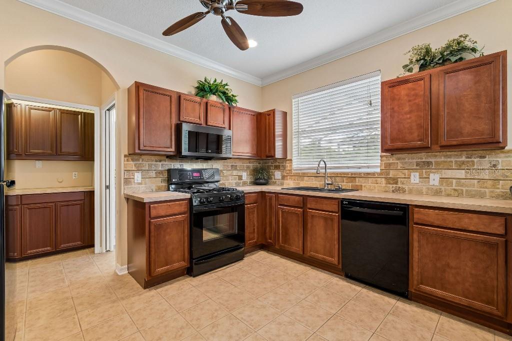 12215 ADVENTURE DR, RIVERVIEW, FL, 33579