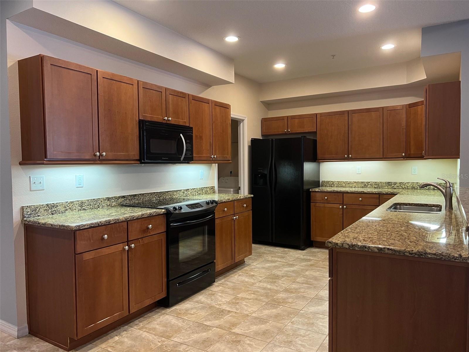 642 WELLS CT #201, CLEARWATER, FL, 33756