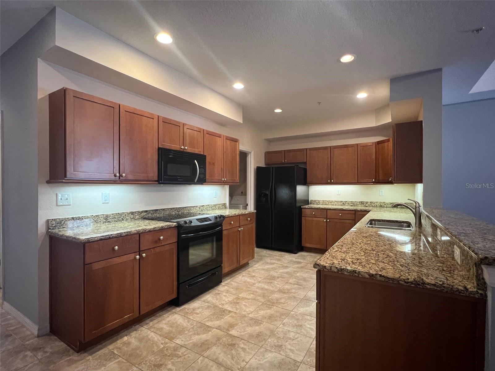 642 WELLS CT #201, CLEARWATER, FL, 33756