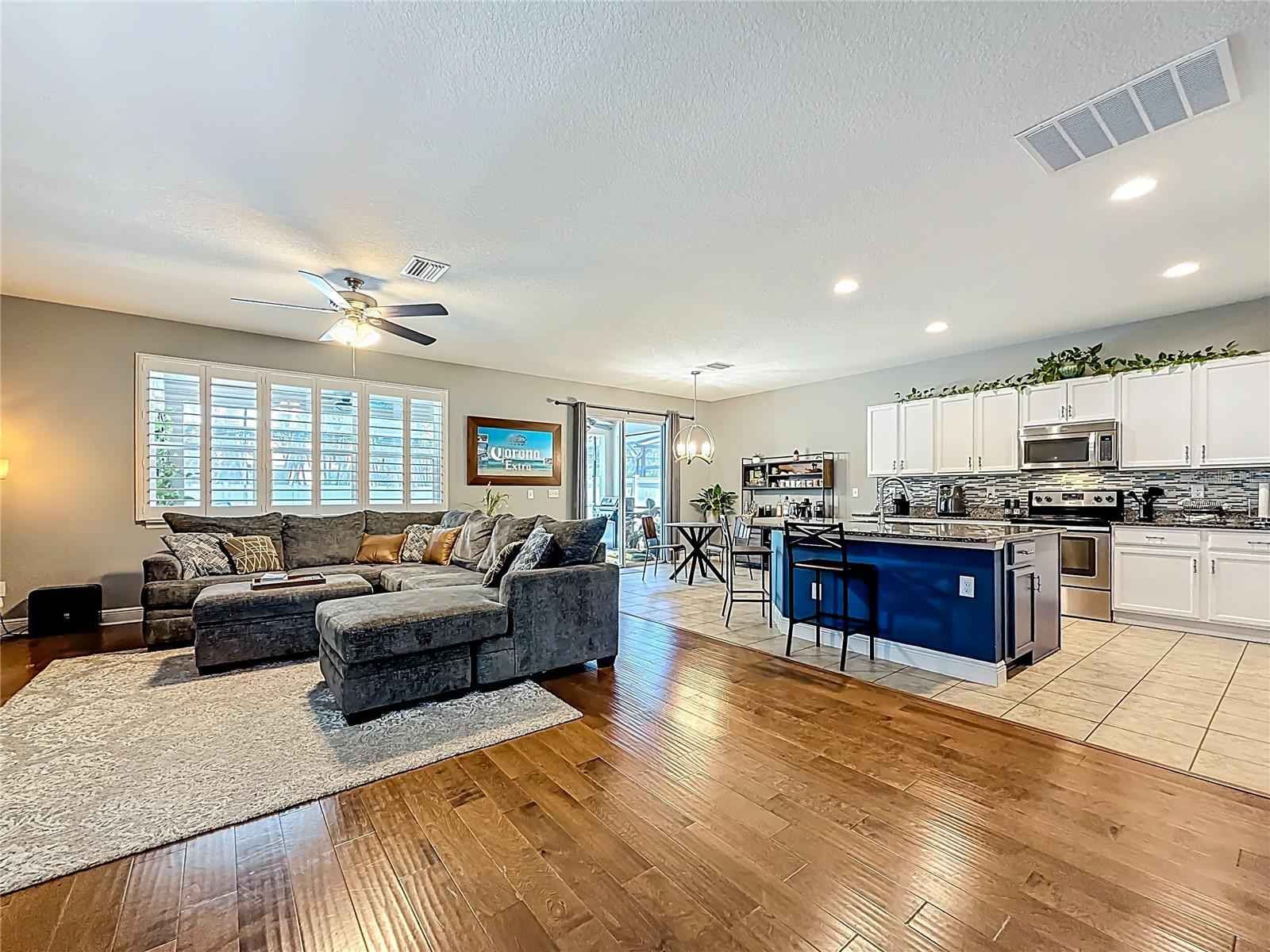 10193 GRAND OAK CIR, MADEIRA BEACH, FL, 33708