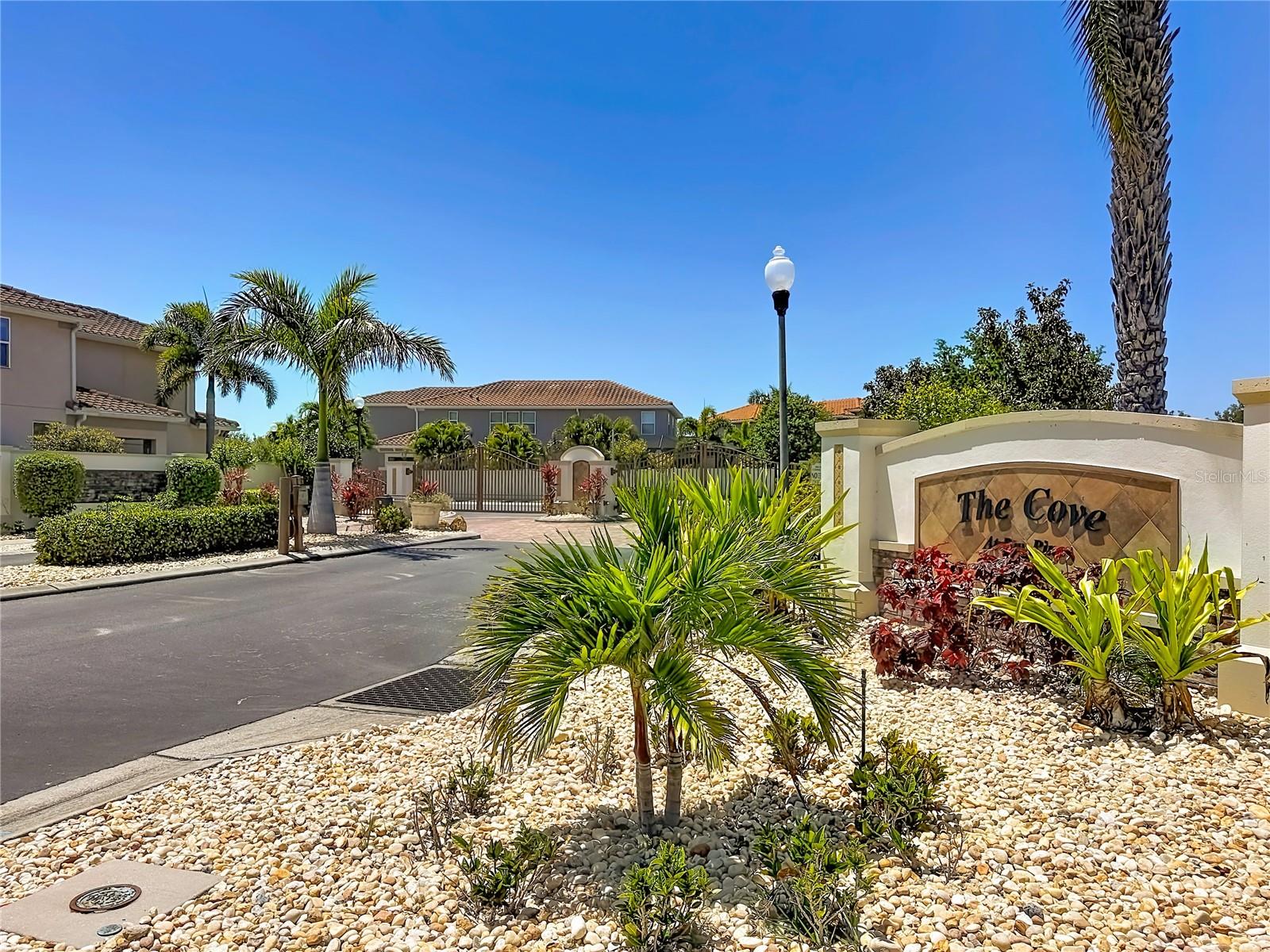 10193 GRAND OAK CIR, MADEIRA BEACH, FL, 33708