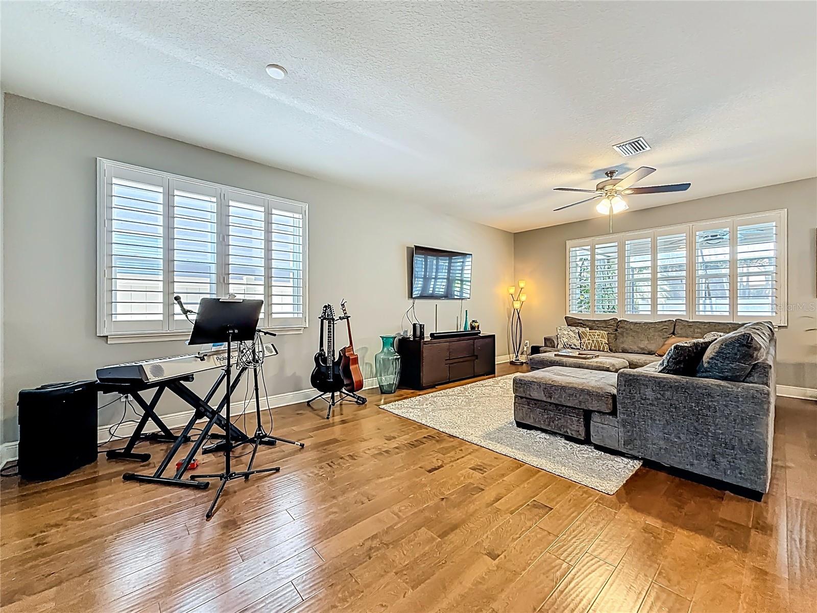 10193 GRAND OAK CIR, MADEIRA BEACH, FL, 33708