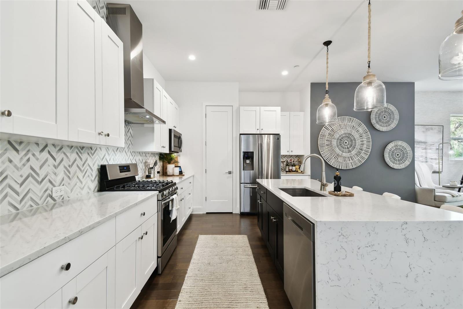 3100 W PAUL AVE #15, TAMPA, FL, 33611