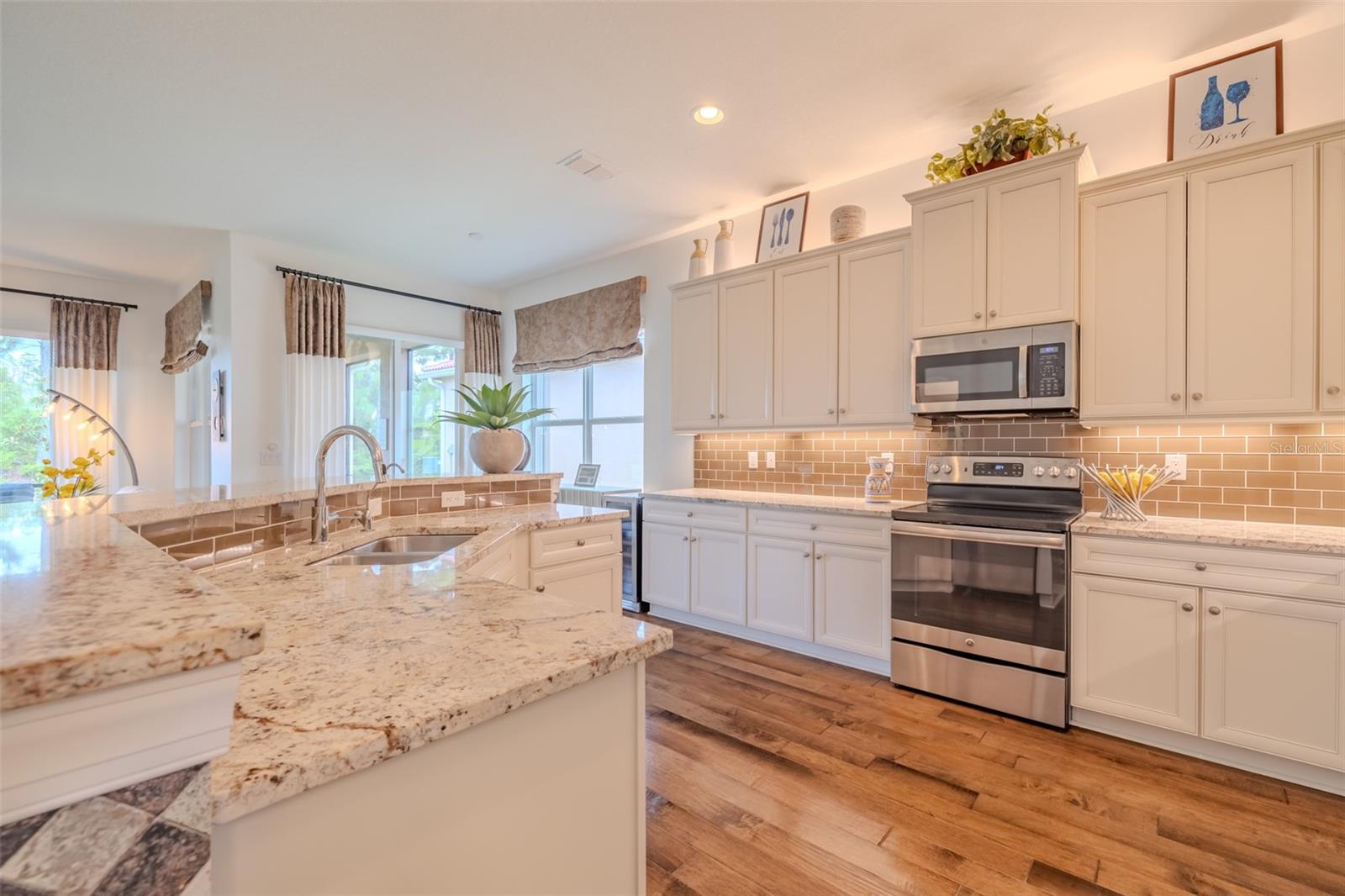 4820 GRAND BANKS DR, WIMAUMA, FL, 33598