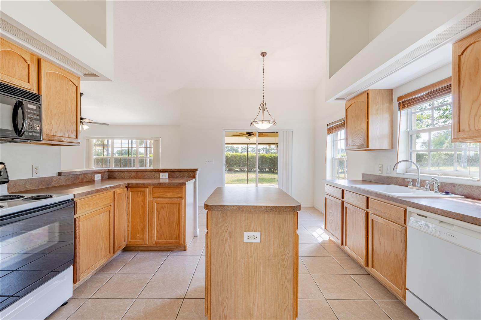 3353 ABACO DR, TAVARES, FL, 32778