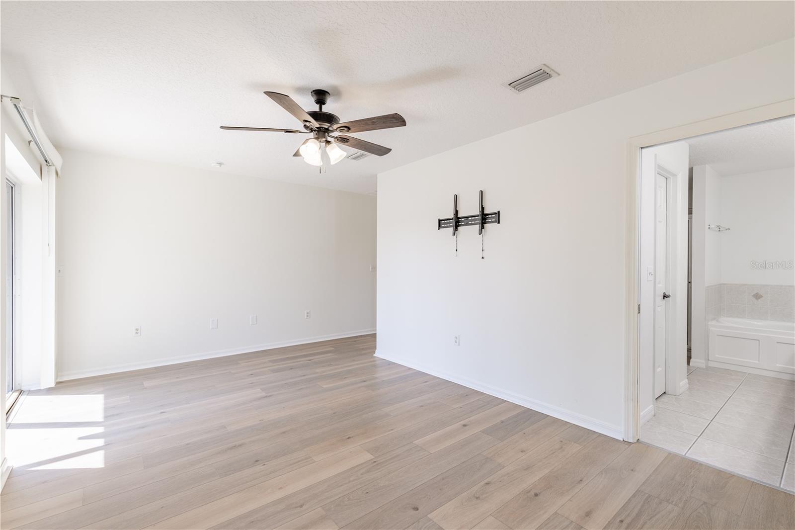 3353 ABACO DR, TAVARES, FL, 32778