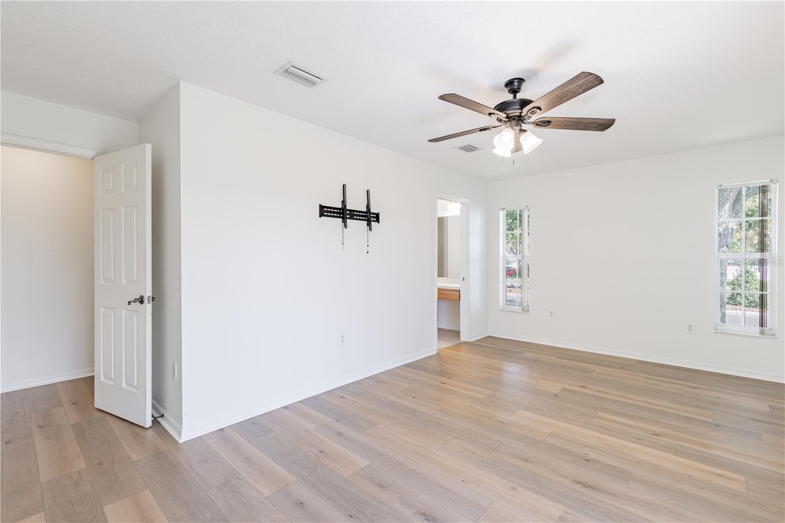 3353 ABACO DR, TAVARES, FL, 32778