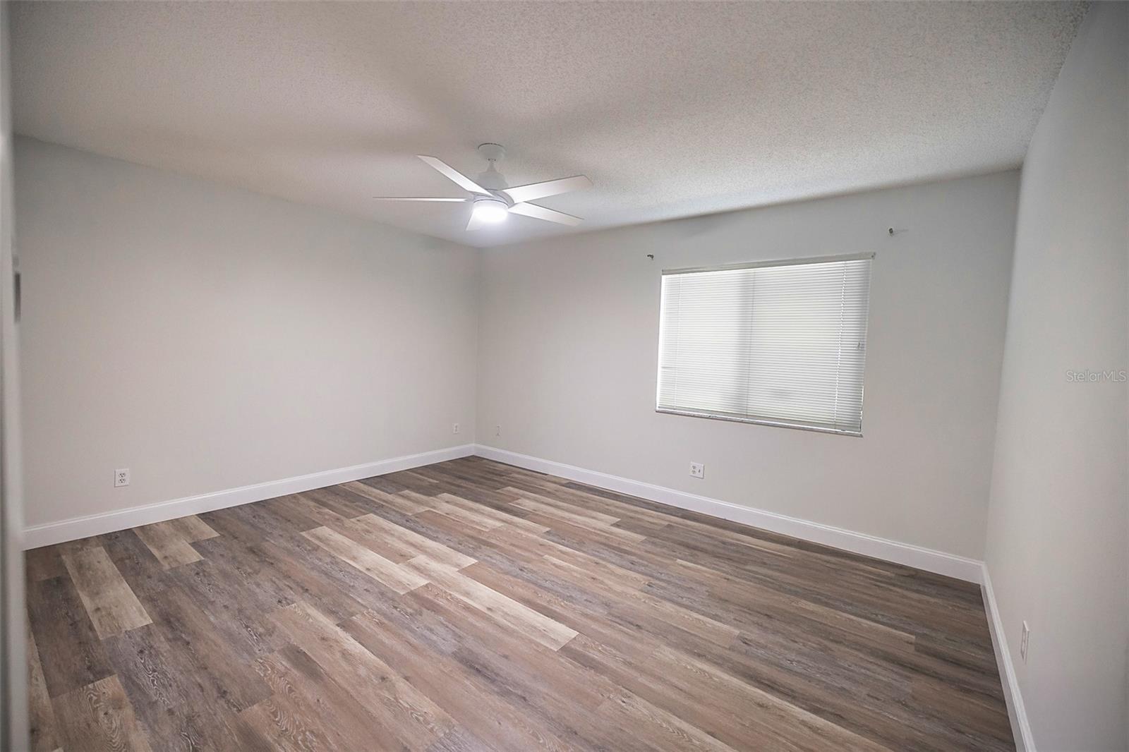 1033 OLD SOUTH LN, APOPKA, FL, 32712