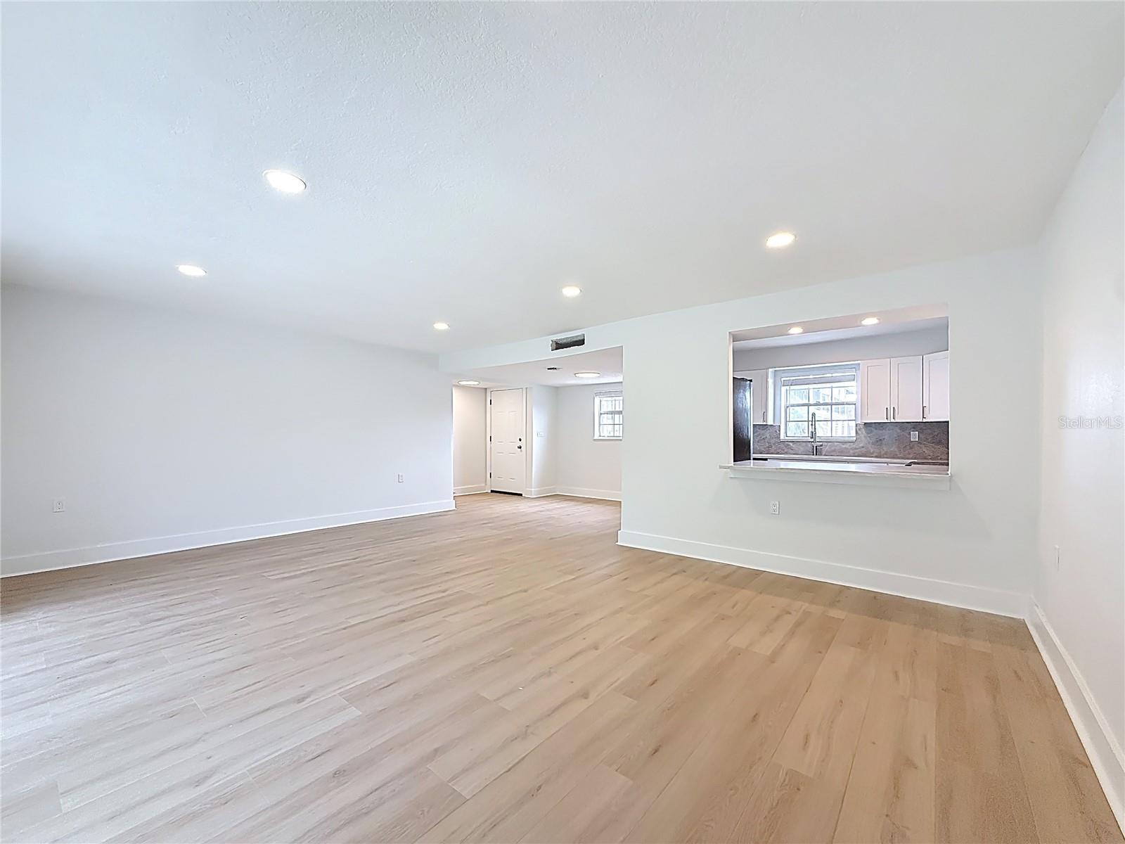 200 COUNTRY CLUB DR #1301, LARGO, FL, 33771