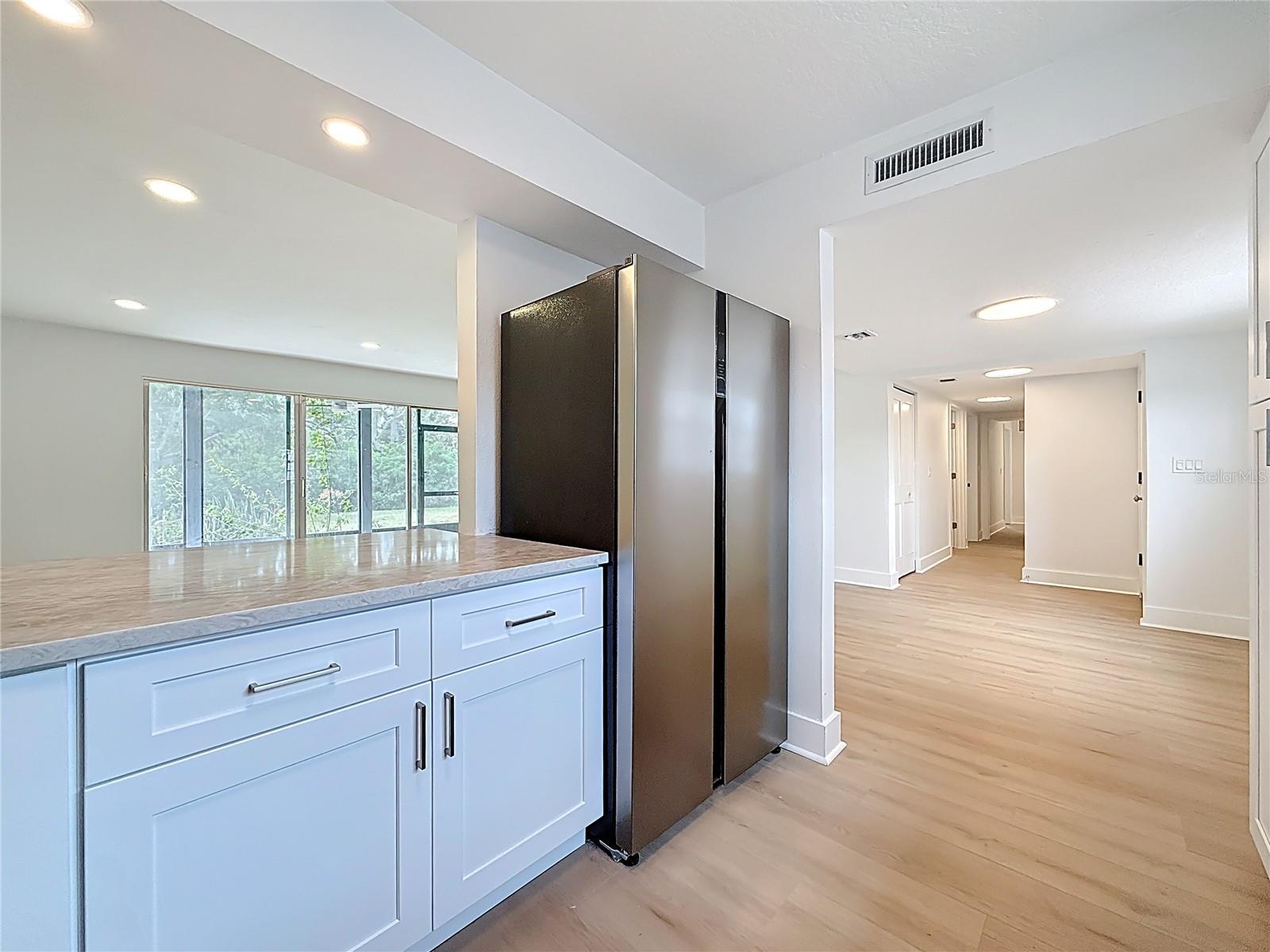 200 COUNTRY CLUB DR #1301, LARGO, FL, 33771