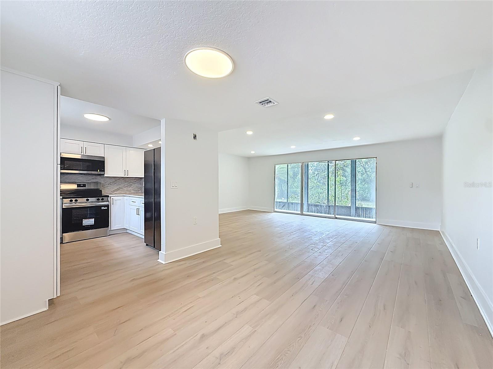 200 COUNTRY CLUB DR #1301, LARGO, FL, 33771