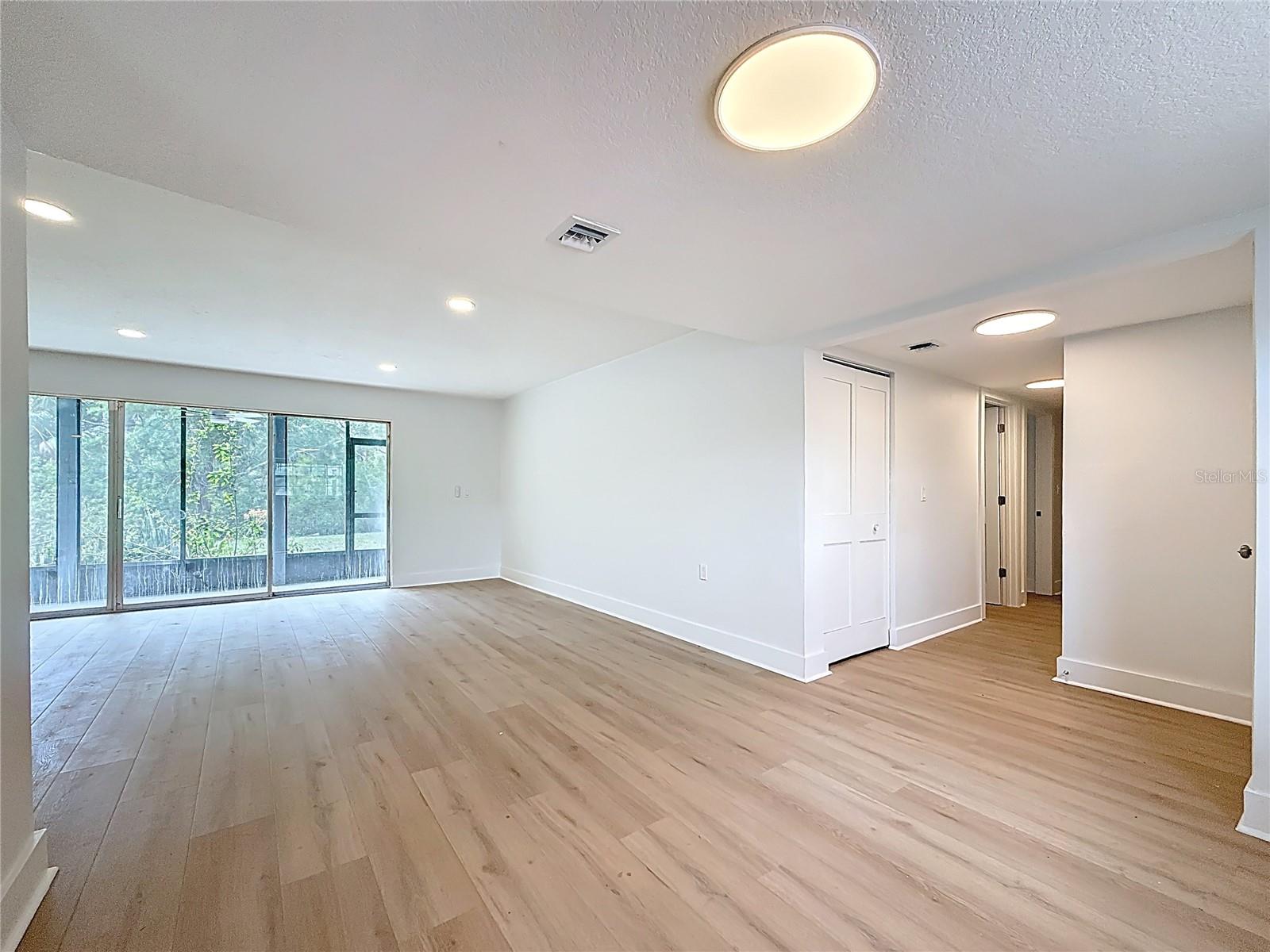 200 COUNTRY CLUB DR #1301, LARGO, FL, 33771