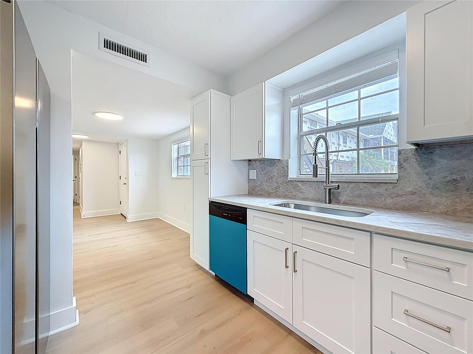 200 COUNTRY CLUB DR #1301, LARGO, FL, 33771