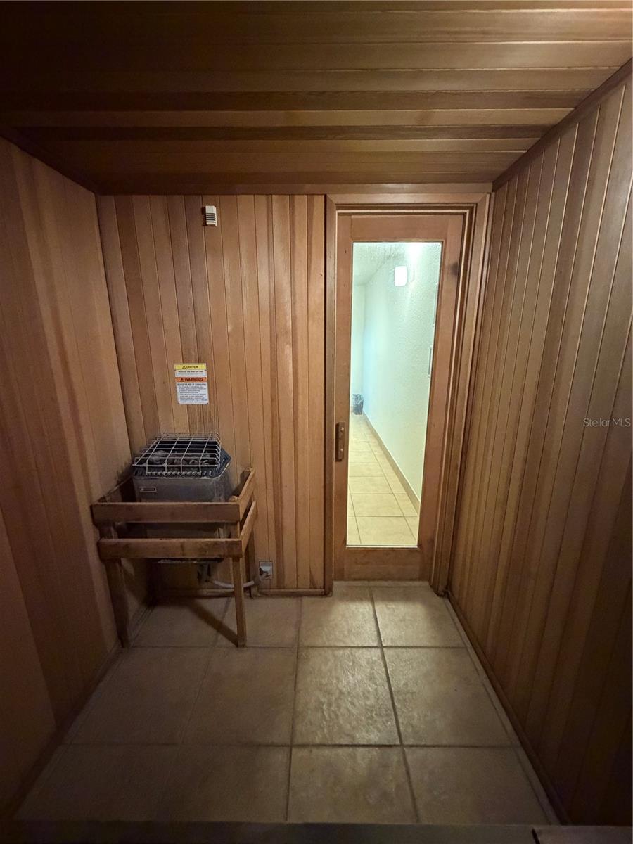 200 COUNTRY CLUB DR #1301, LARGO, FL, 33771