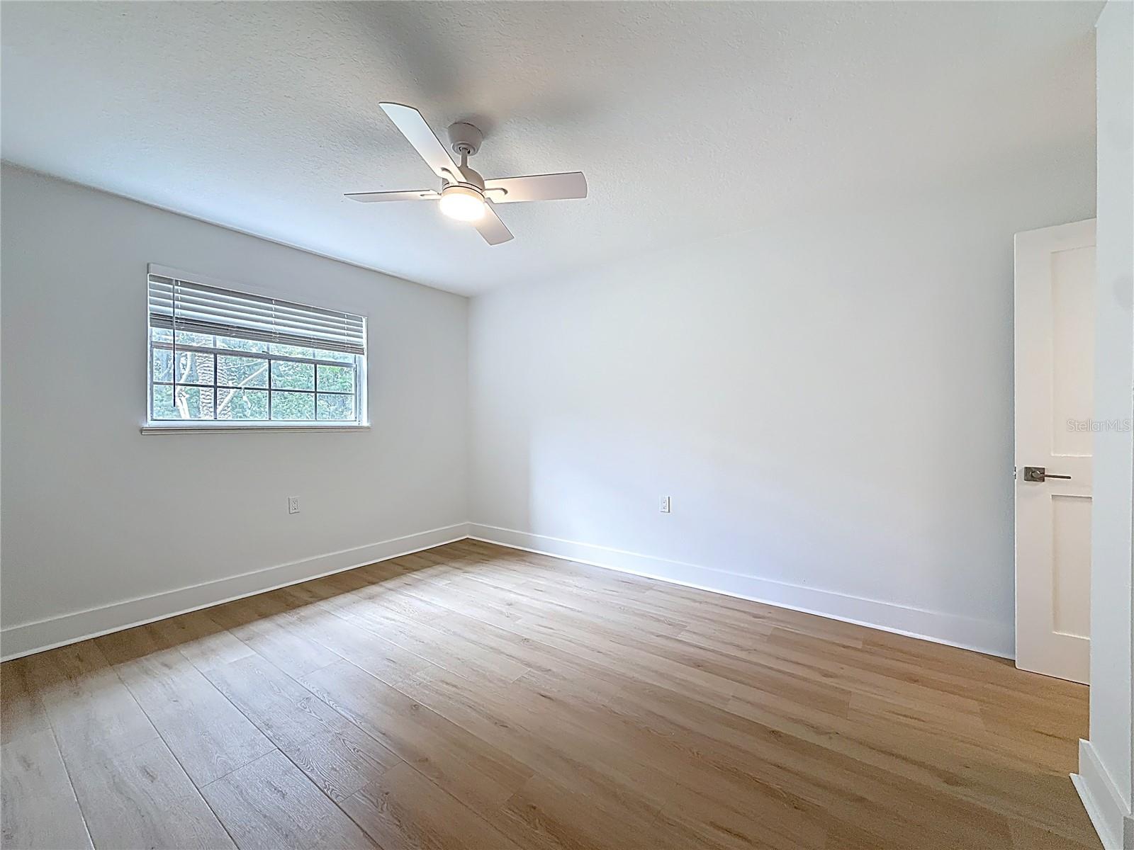 200 COUNTRY CLUB DR #1301, LARGO, FL, 33771