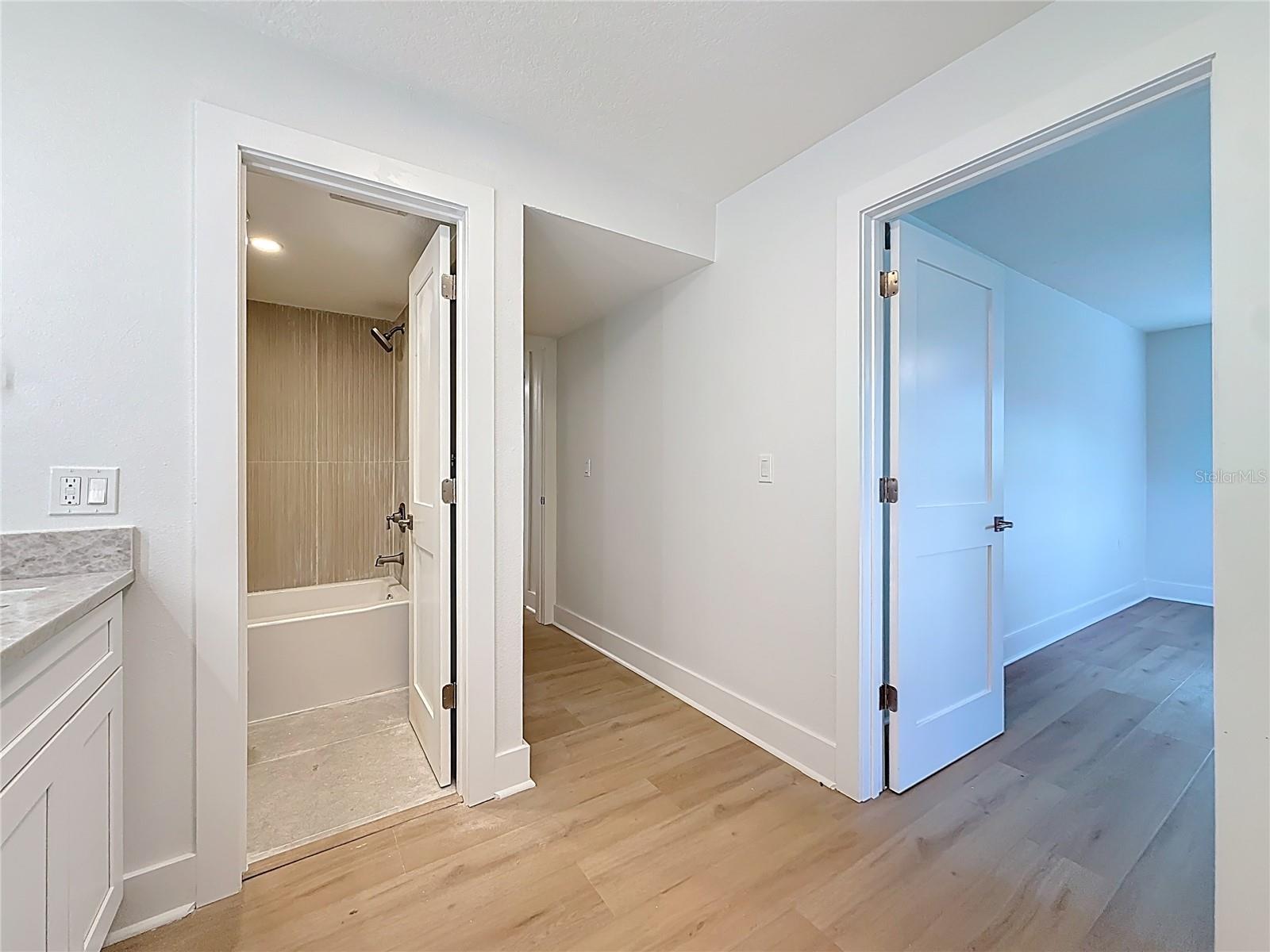 200 COUNTRY CLUB DR #1301, LARGO, FL, 33771