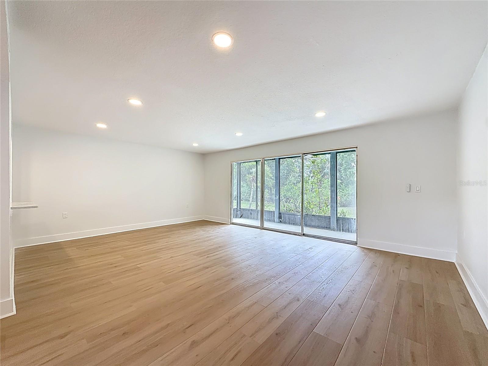 200 COUNTRY CLUB DR #1301, LARGO, FL, 33771