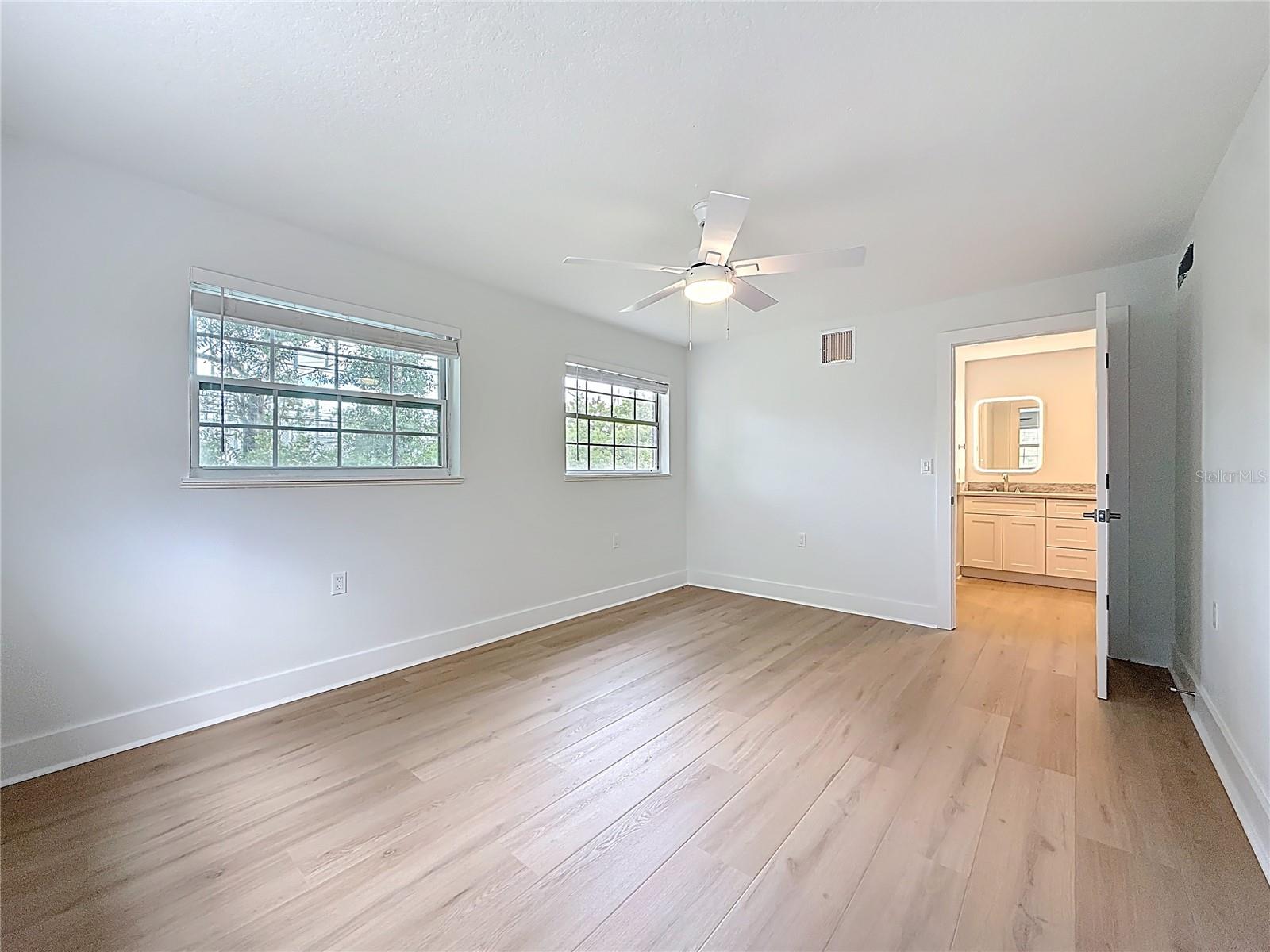 200 COUNTRY CLUB DR #1301, LARGO, FL, 33771