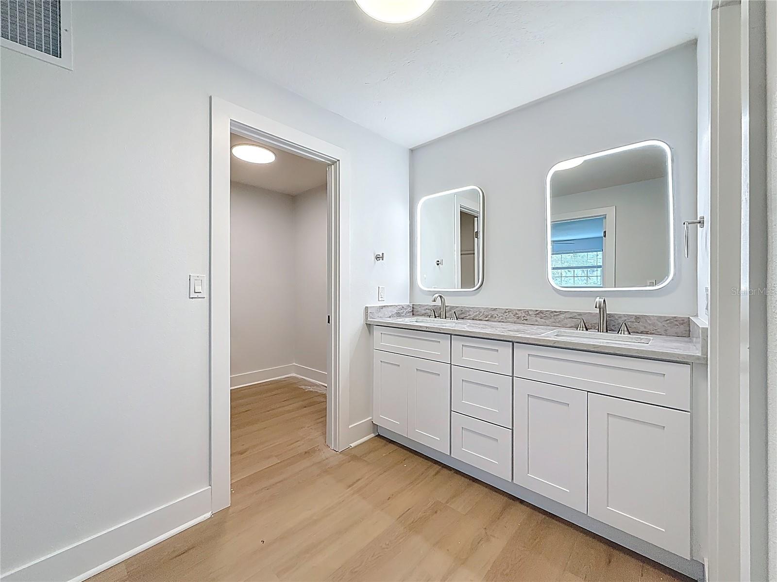 200 COUNTRY CLUB DR #1301, LARGO, FL, 33771