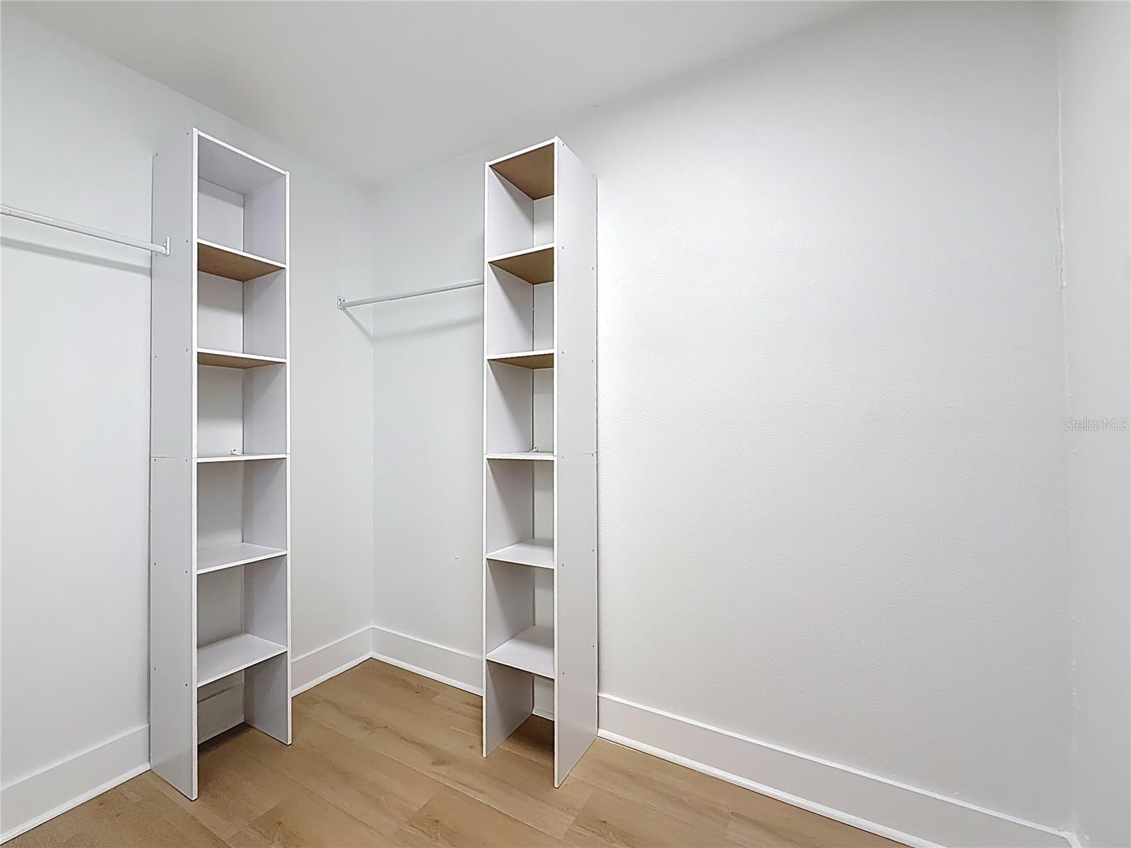 200 COUNTRY CLUB DR #1301, LARGO, FL, 33771