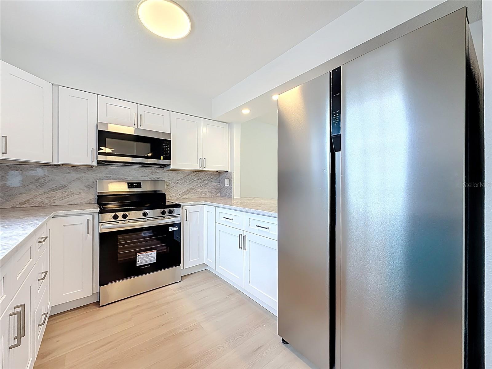 200 COUNTRY CLUB DR #1301, LARGO, FL, 33771