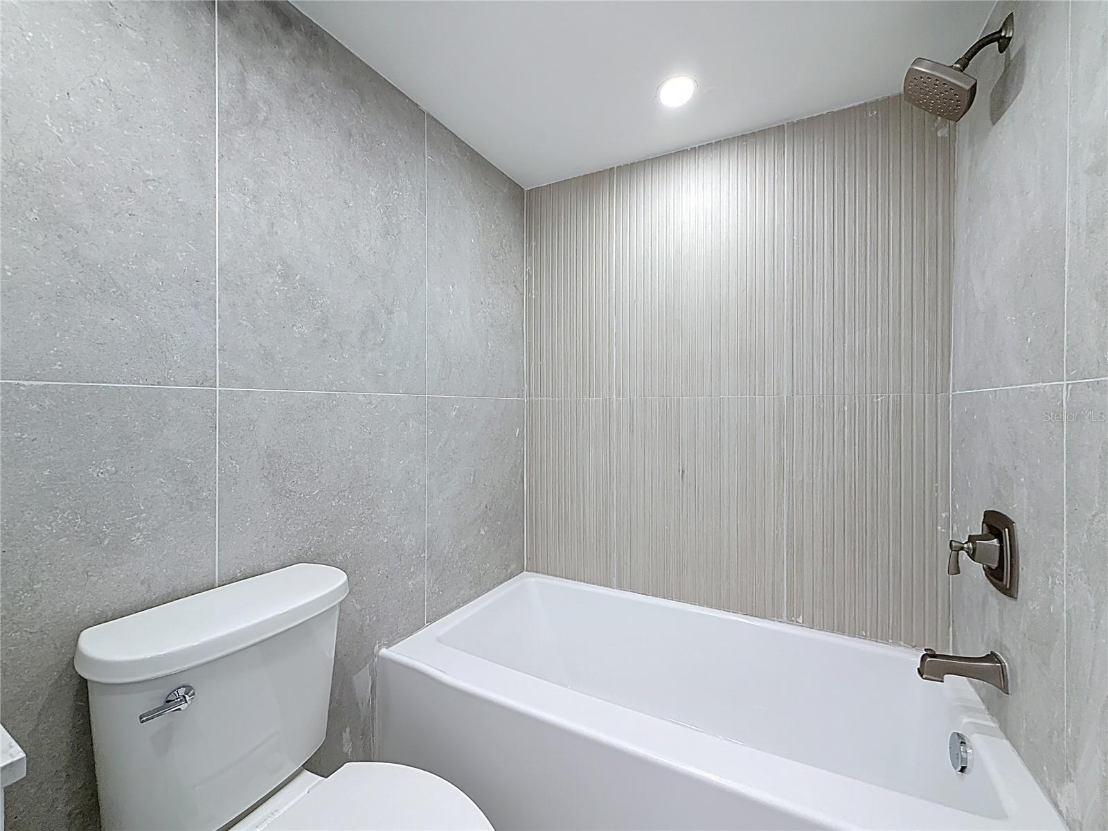 200 COUNTRY CLUB DR #1301, LARGO, FL, 33771