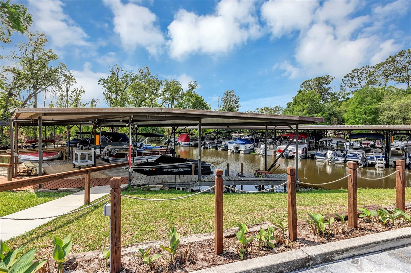 3033 MYAKKA RIVER RD, TAVARES, FL, 32778