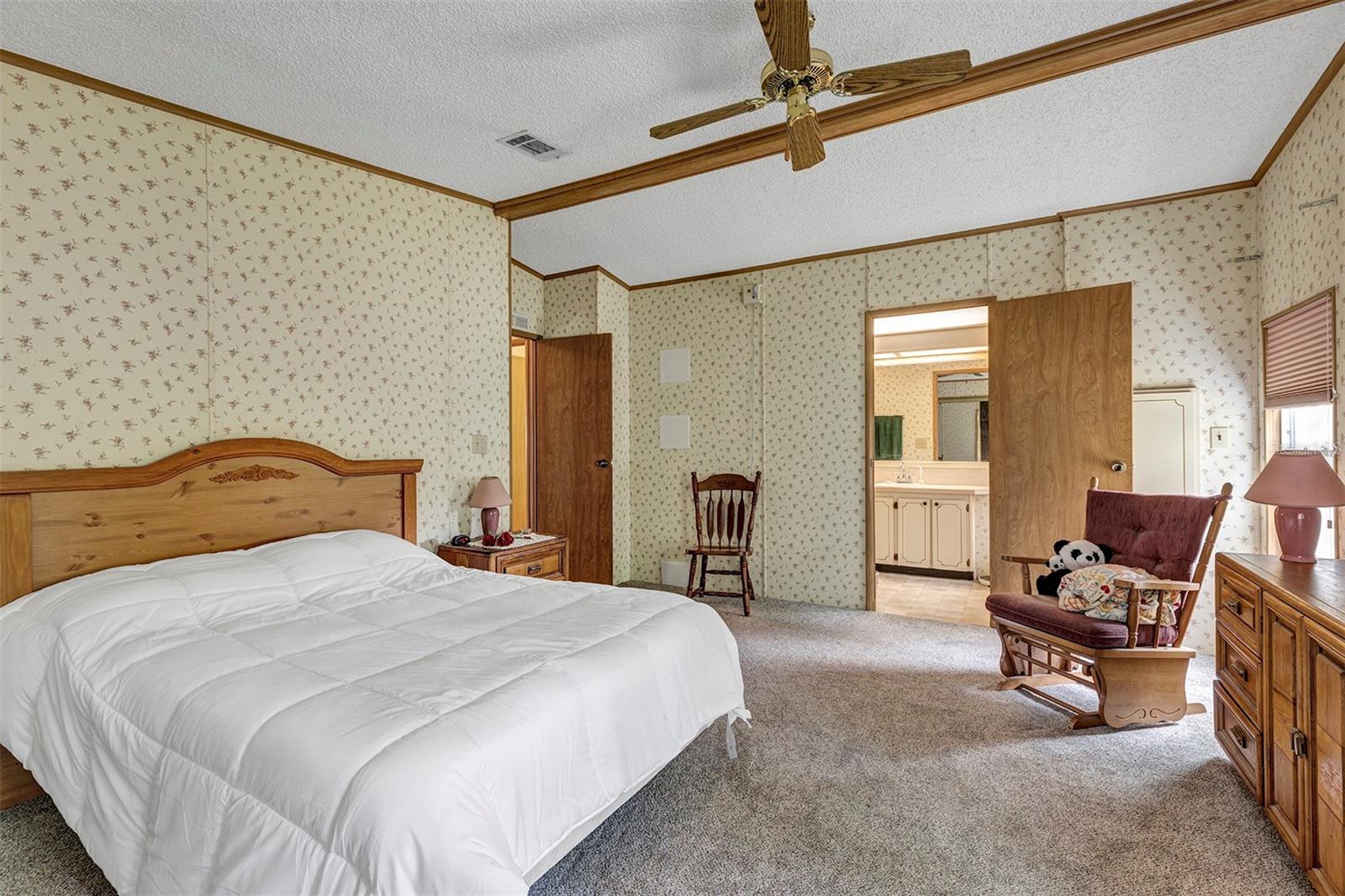 3033 MYAKKA RIVER RD, TAVARES, FL, 32778